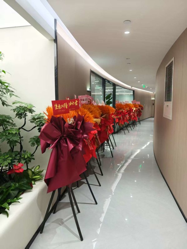 乐牛配资 记者暗访一旅游公司“免费游”：把老人拉去常州开会，推销高额返息“旅游卡”